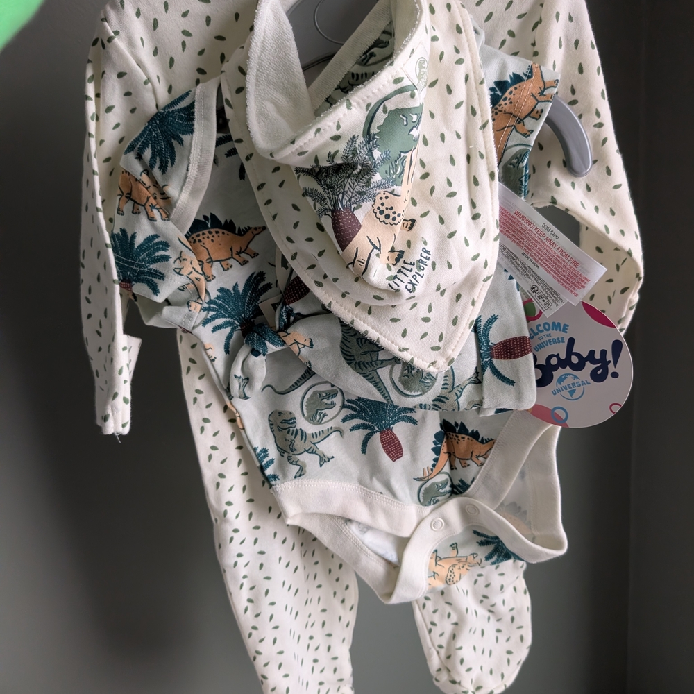 Universal Dinosaur Print Kids Bodysuit Set - Cream and Green Jurassic Park 0-3 M
